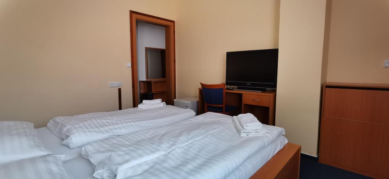 Hotel Svratka מראה חיצוני תמונה