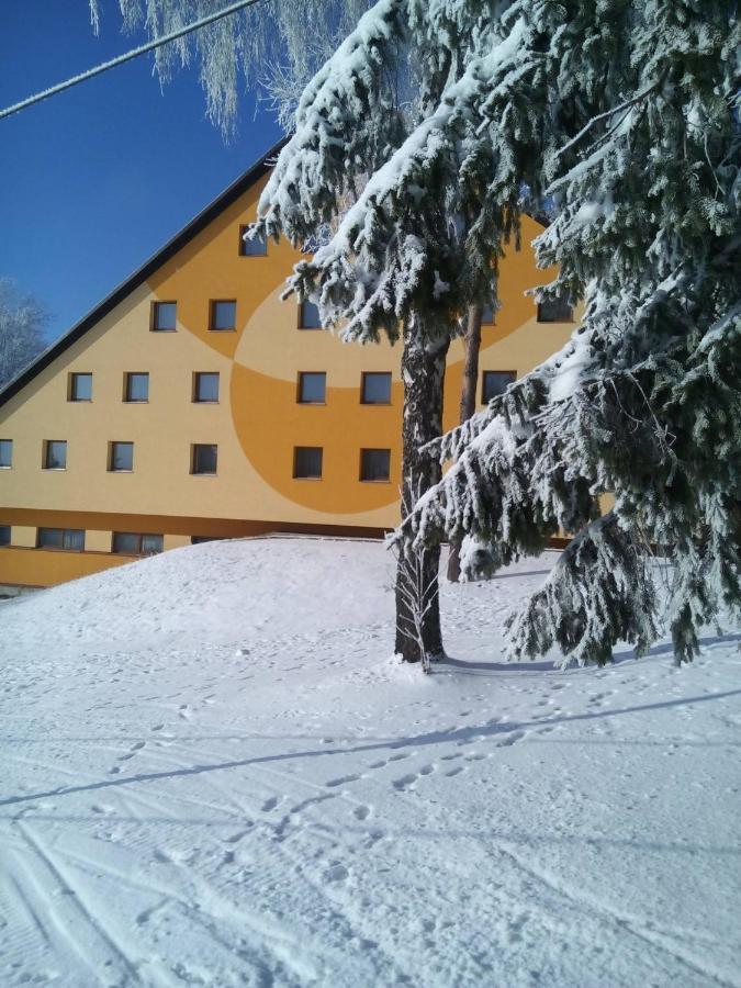 Hotel Svratka מראה חיצוני תמונה