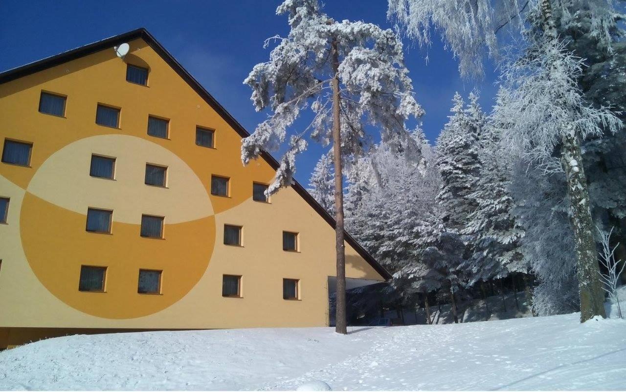 Hotel Svratka מראה חיצוני תמונה